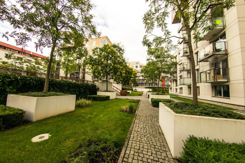 Apartment Korunni Dvur, 2 Free Parkings Prague Exterior photo