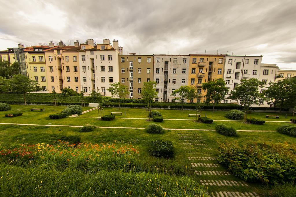Apartment Korunni Dvur, 2 Free Parkings Prague Exterior photo