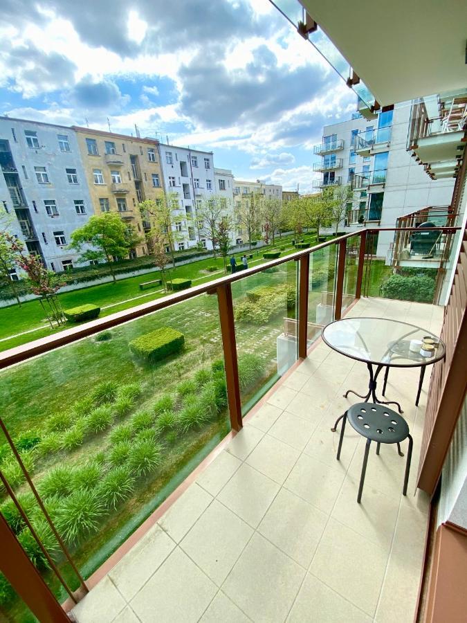 Apartment Korunni Dvur, 2 Free Parkings Prague Exterior photo